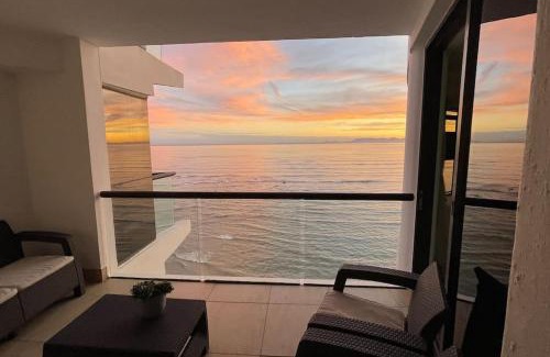 Strand Apartment | Ocean View 1004 Luxury Backup Power