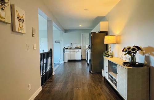 Cordova Bay House | Ocean View 2-Bedroom Suit in Cordova Bay, Victoria