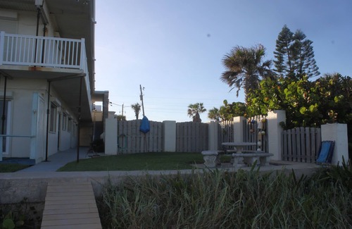 Crescent Beach Condo | Ocean View and Beach View