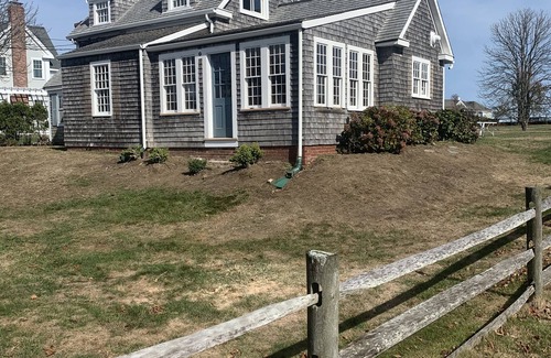 Scituate Cottage | Ocean view antique cape