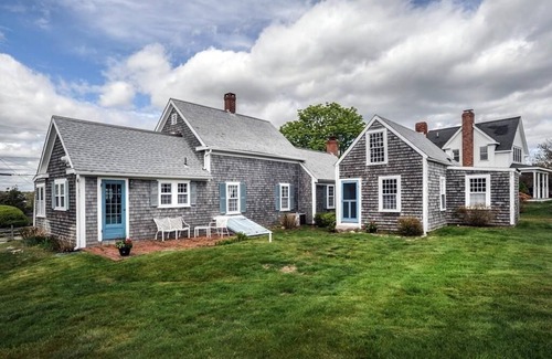 Scituate Cottage | Ocean view antique cape