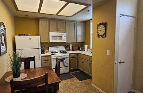 Oceano Condo | Ocean view condo a block from the beach