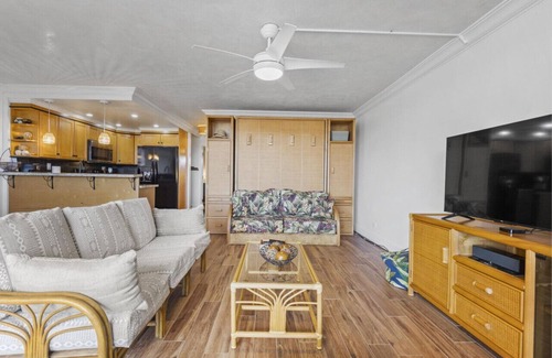 Historic Kailua Village Condo | Ocean-View Condo in the Heart of Kona | Walk to Shops, Beaches & Dining