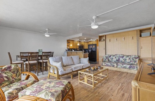 Historic Kailua Village Condo | Ocean-View Condo in the Heart of Kona | Walk to Shops, Beaches & Dining