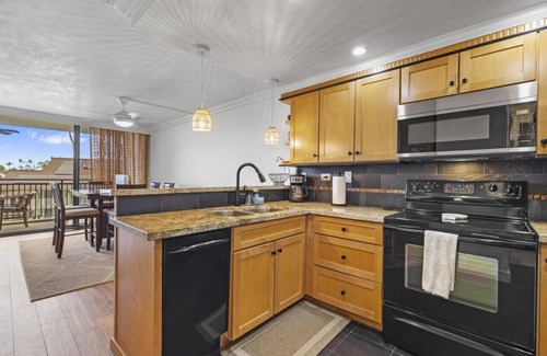 Historic Kailua Village Condo | Ocean-View Condo in the Heart of Kona | Walk to Shops, Beaches & Dining