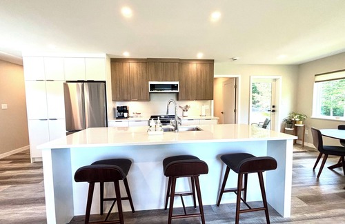 Sliammon House | Ocean View-Hobby Farm-Pets Welcome