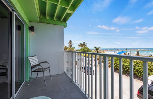 Fort Pierce Hotel | Ocean View Hotel Room with Balcony- 2 Full Beds #20