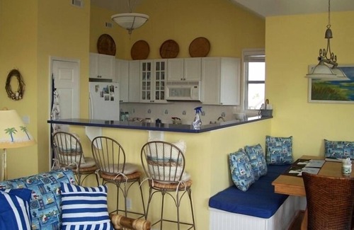 Oceanmarsh Subdivision House | ⛱🏝🏖 OCEAN VIEW nJust steps to beach/poolsnGolf cart-fenced yard-pet friendly