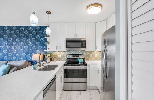 Tavernier Condo | Ocean View Suite, Top Floor, Updated