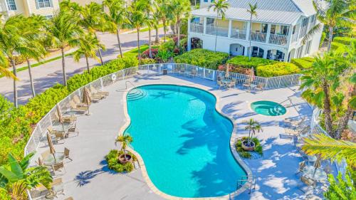 Islamorada Apartment | Ocean View Two Duplex Penthouses Retreat amenities: tennis court heated Pool Vista Key