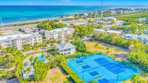 Islamorada Apartment | Ocean View Two Duplex Penthouses Retreat amenities: tennis court heated Pool Vista Key