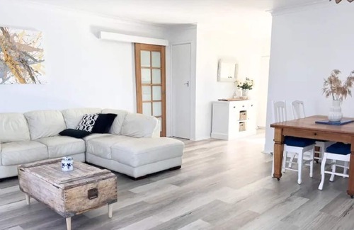 Batehaven House | Ocean views and one block from the beach