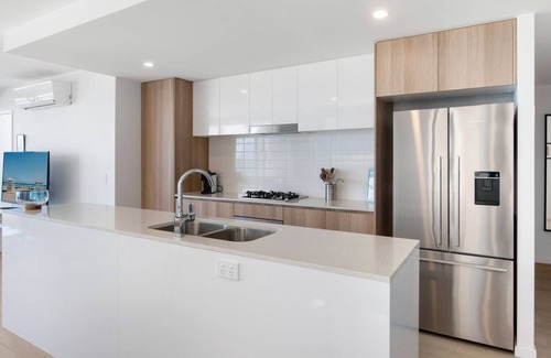 Palm Beach Apartment | Ocean Views Apartment with Rooftop Pool - CoastHM