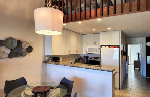 Kihei Condo | Ocean Views! Great Unit in Hale Kamaole! Discounts Offered! 2 bed + loft