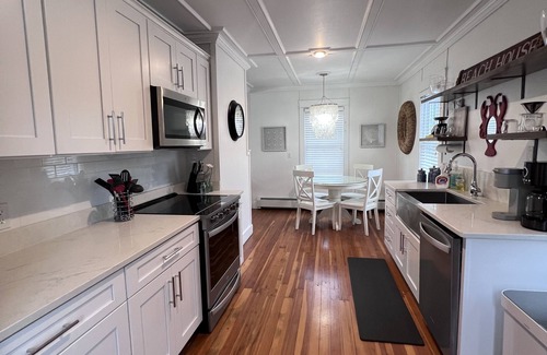 Southern Coast House | Ocean Views~Steps to 7 Miles of Sandy Beach~Saco Maine Kinney Shores Beach House