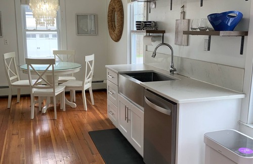 Southern Coast House | Ocean Views~Steps to 7 Miles of Sandy Beach~Saco Maine Kinney Shores Beach House