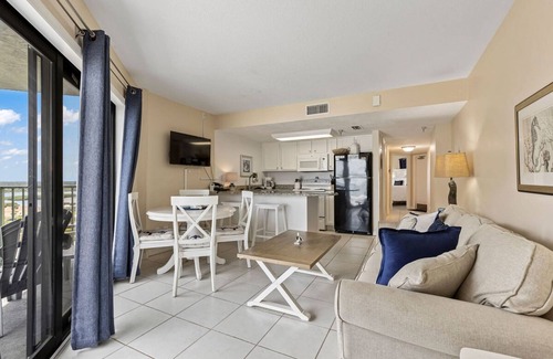 Daytona Beach Shores Apartment | Ocean Views Pool Hot Tub Seahorse Suite 907