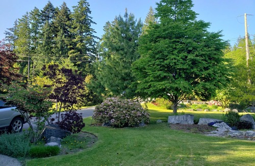 Garden Bay House | Ocean Waterfront Winter Escape