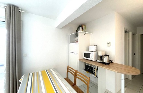 Vieux-Boucau-les-Bains Apartment | Oceanfront T3 Apartment with Terrace & Parking at Vieux-Boucau - Sleeps 4