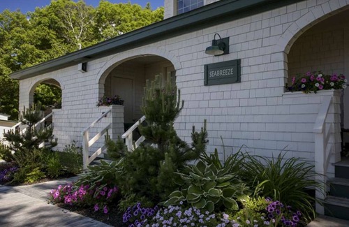 Boothbay Harbor Apartment | Oceanfront 2Q Rm | Coastal Vibe | No Hidden Fees