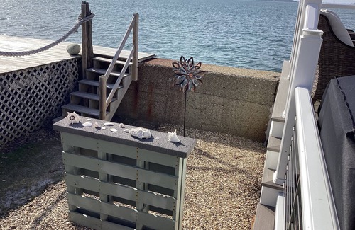 Quincy House | Oceanfront 3 bedroom beautiful house in Quincy