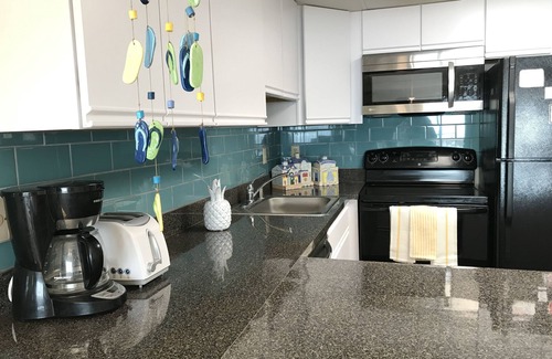 Midtown Ocean City Condo | Oceanfront 3 BR Condo - Wraparound Deck - Salty Sands I