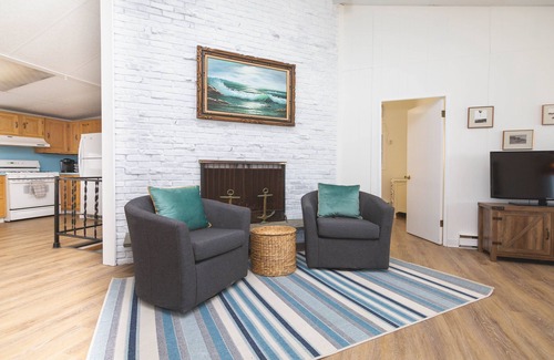 Rockport House | Oceanfront 4 BR/2 Bath Long Beach Vacation Home - Grill, Outdoor shower, AC