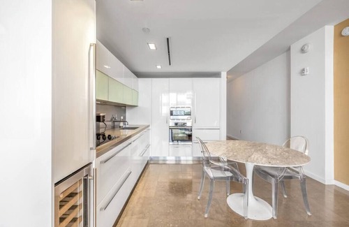 City Center Condo | Oceanfront 4⋆Suite Rooftop Pool Private Beach