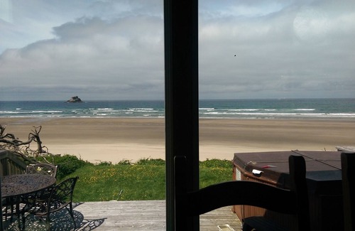 Arch Cape House | Oceanfront, Amazing View, Hot Tub Facing Ocean