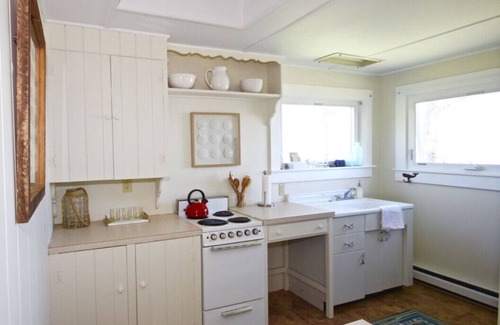 Owls Head Cottage | Oceanfront and Pet Friendly Cottage