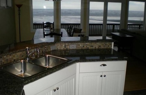 Moclips House | Oceanfront Beach House-Nestled on the N. Beach of the Washington Coast