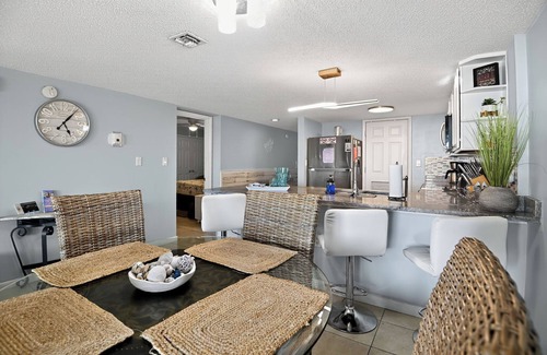 Sunnyside Condo | Oceanfront Condo - Balcony Views & Beach Access