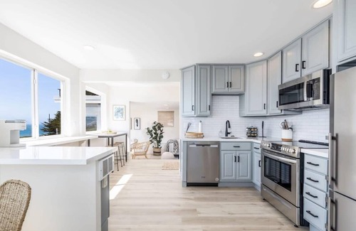 Moss Beach House | Oceanfront Coastal Home with Breathtaking Views – Hiking, Beaches & More