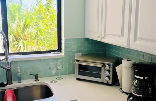 Juno Beach Condo | Oceanfront Condo 2Bed2Ba Heated Pool & Hot Tub Walk out to sand, sea, sunshine.