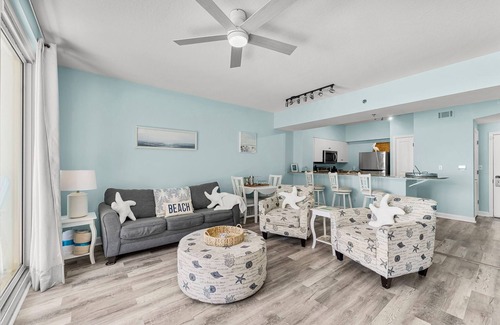 Panama City Beach Condo | Oceanfront condo with scenic balcony! 1/2 Sleeps 6
