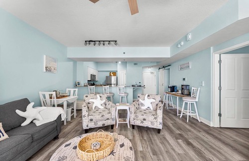 Panama City Beach Condo | Oceanfront condo with scenic balcony! 1/2 Sleeps 6