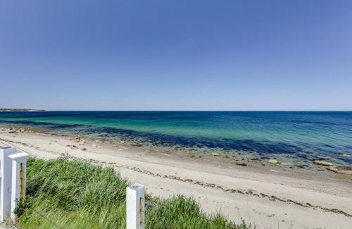 Plymouth House | Oceanfront Cottage on Cape Cod Bay with Game Room