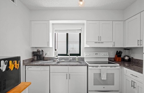 Daytona Beach Condo | Oceanfront Daytona Beach Condo w/Beach Views!