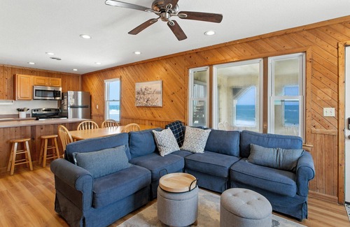 South Nags Head House | Oceanfront, dog friendly, amazing sunrise!