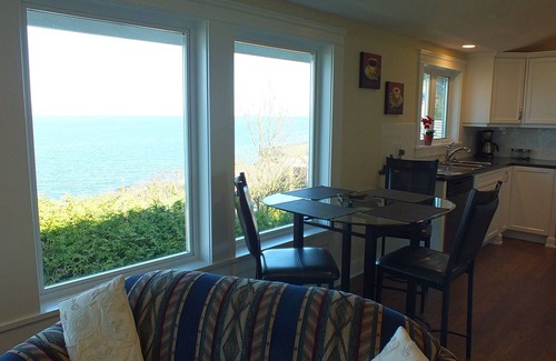 Regional District of Nanaimo House | Oceanfront/Fabulous Views/Sunrise/Eagles - Parksville BC