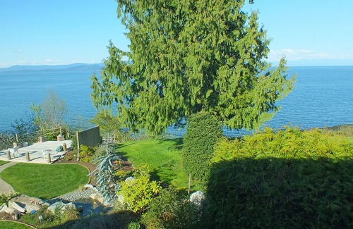 Regional District of Nanaimo House | Oceanfront/Fabulous Views/Sunrise/Eagles - Parksville BC