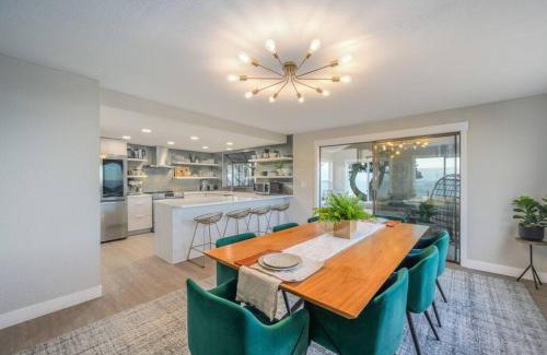 Oak Harbor House | Oceanfront Family Retreat