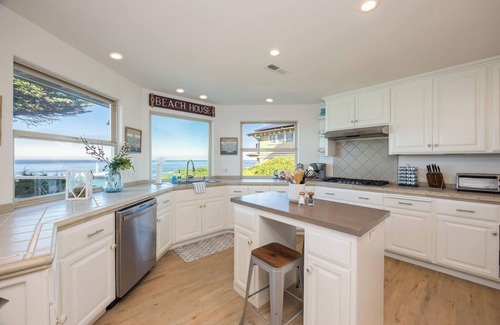 Montara House | Oceanfront Home Retreat w/Breathtaking Views of Fitzgerald Marine Reserve
