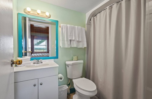 Fort Pierce Hotel | Oceanfront Inn, Partial Ocean View, King Bed, #7
