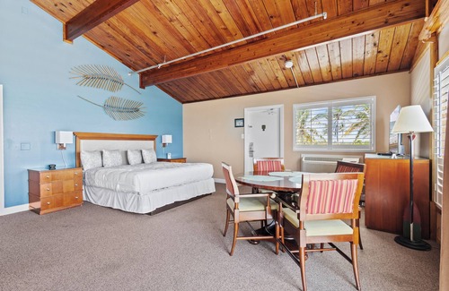 Fort Pierce Hotel | Oceanfront Inn Suite, Ocean and Inlet Views, King Bed, #12