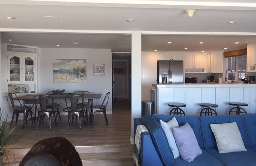 West Newport Condo | Oceanfront Luxury Upgraded 3 bdr/2 bth, a/c, fireplace & patio w/bbq,