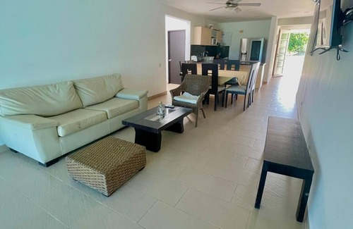 La Boquilla Villa | Oceanfront Mansion With Pool 3