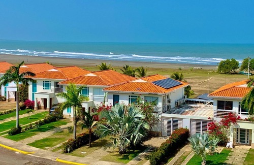 La Boquilla Villa | Oceanfront Mansion With Pool 3