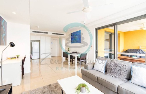 Darwin City Centre Condo | Oceanfront Marvel: Harbour View ~ Pool ~ Parking