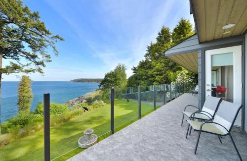 Gordon Head House | Oceanfront Oasis